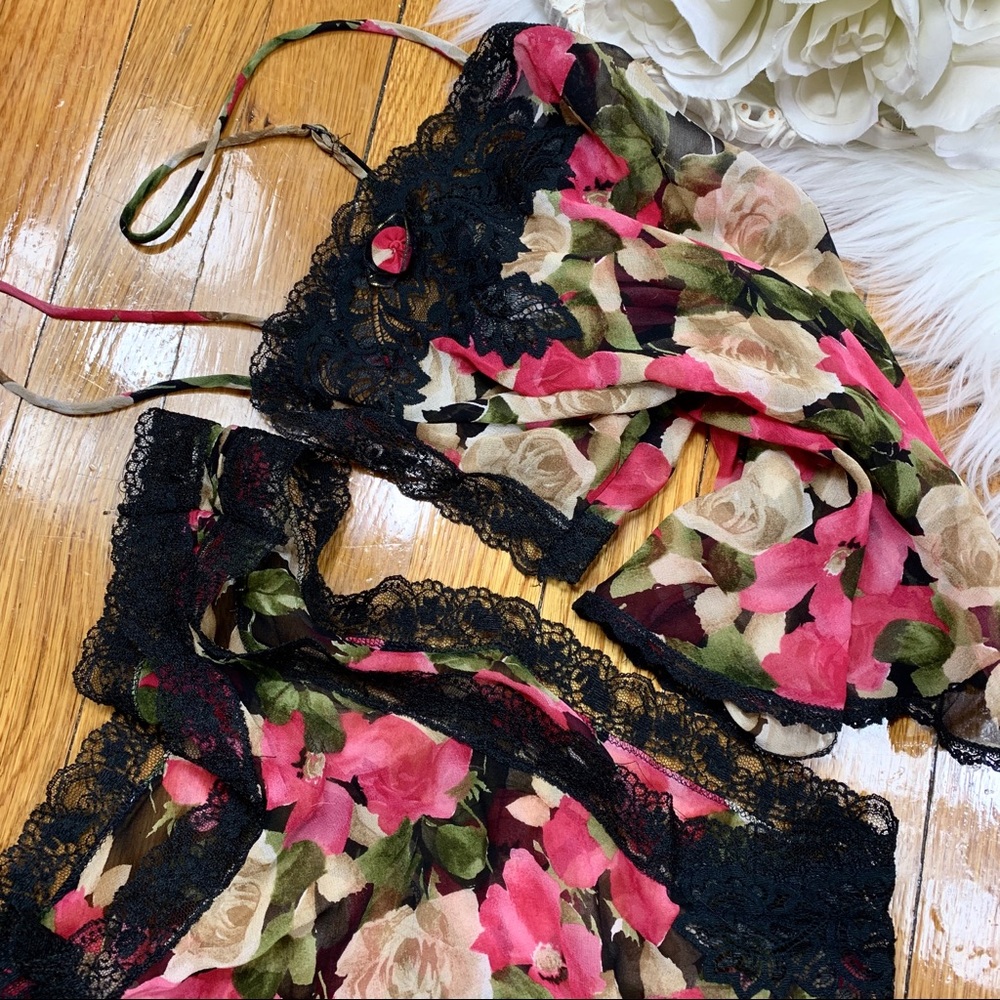 Sold🌹Vtg Christian Dior Floral Sleep Set🌹 - Picture 4 of 4